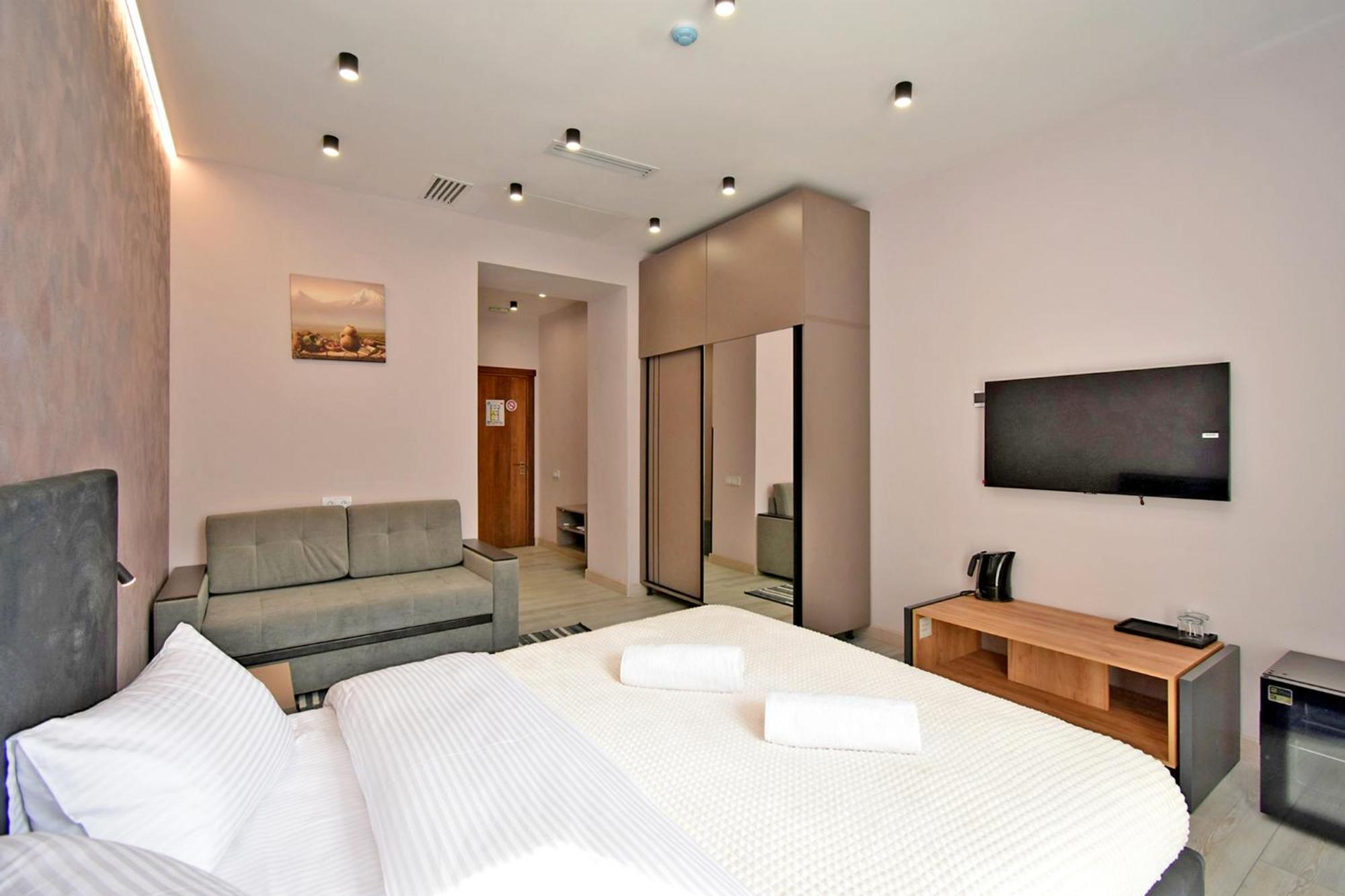 Avenue 23 Boutique Hotel Ереван Экстерьер фото