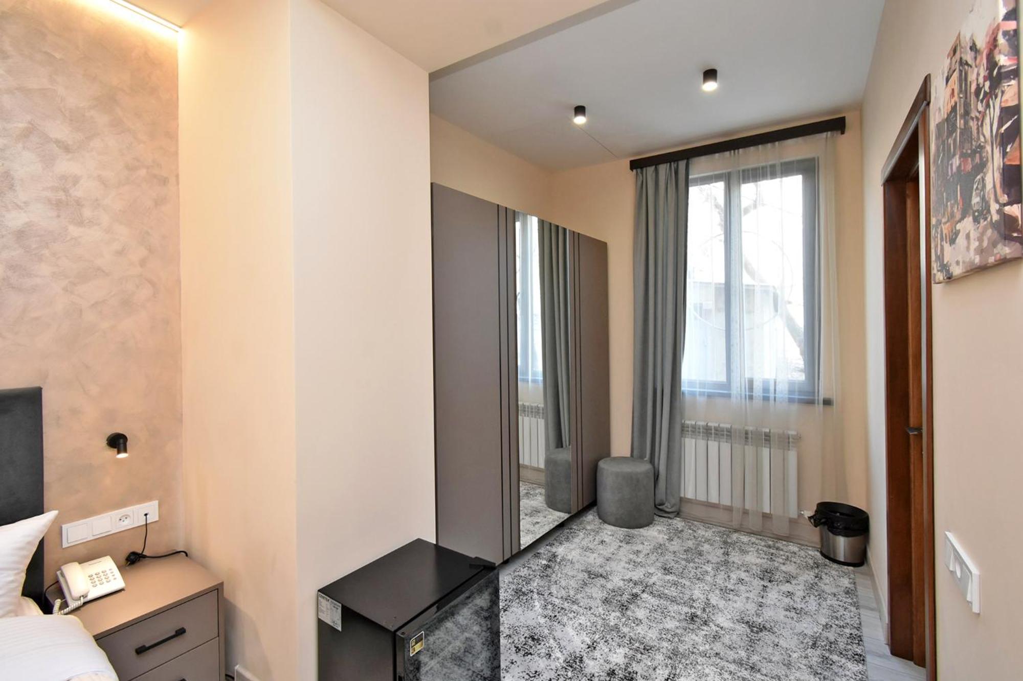Avenue 23 Boutique Hotel Ереван Экстерьер фото